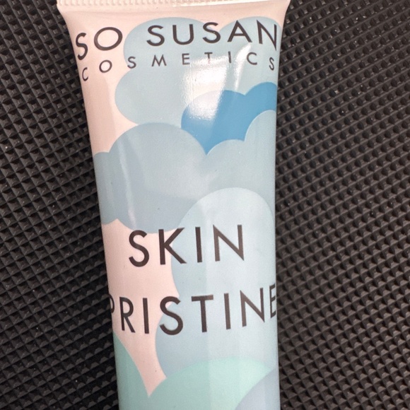 Sweet feet socks and SO Susan cosmetics skin pristine cream cleanser - Picture 4 of 7